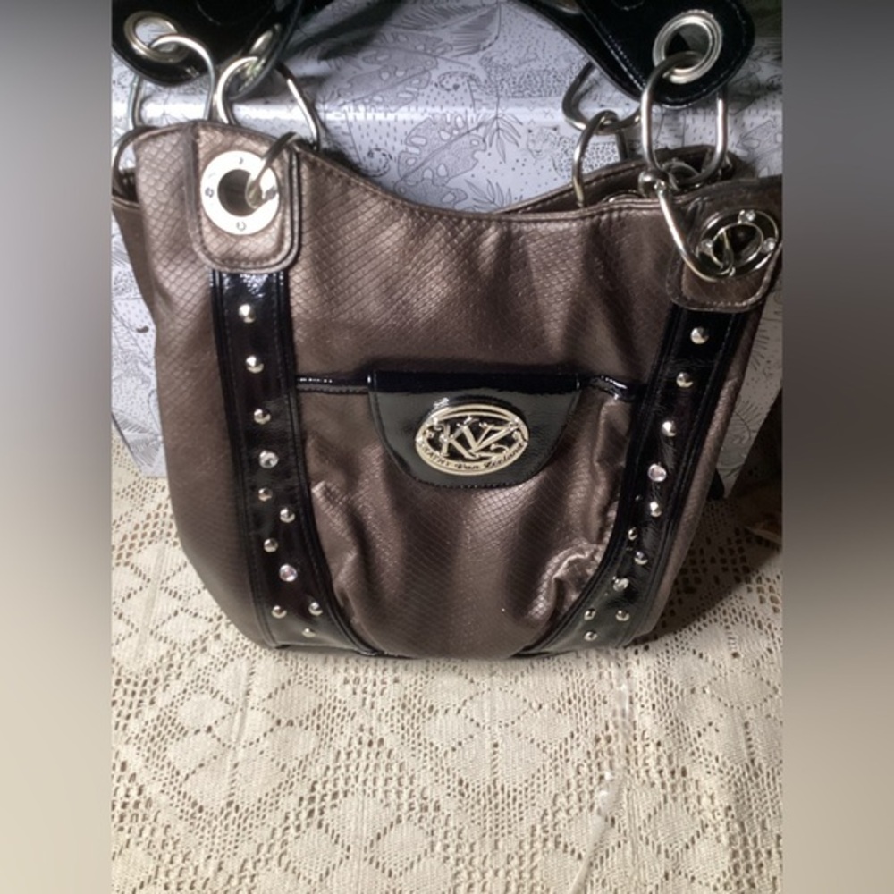KATHY Van Zeeland Brown/Black Handbag w/Silver Accents